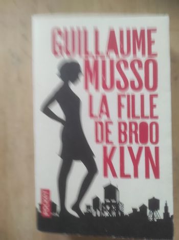 La fille de Brooklyn Guillaume Musso Pocket 2017