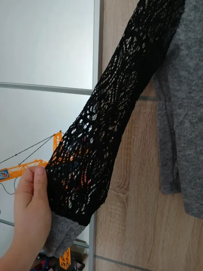 Pull gris manches dentelles shein S - photo numéro 2