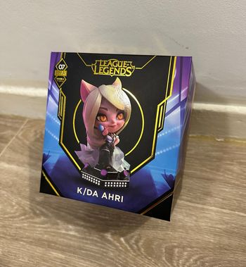 Figurine League of Legends série 3 numéro 07 « KDA Ahri »