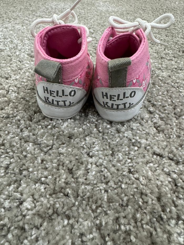 Paire de basket pour bébé Hello Kitty - photo numéro 2