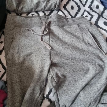 Jogging Décathlon neuf jamais porté sans étiquette gris xl