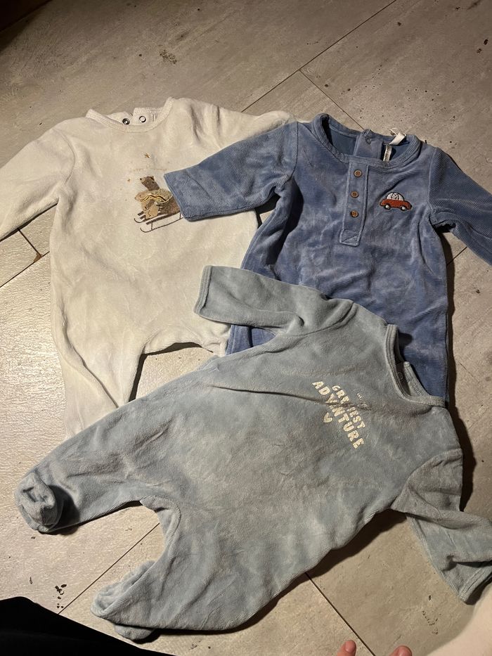 Pyjama 3 moi - photo numéro 2