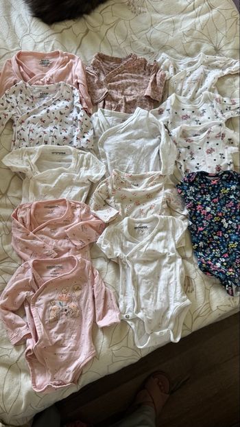 Lot de body pour fille 1 mois (bodies)