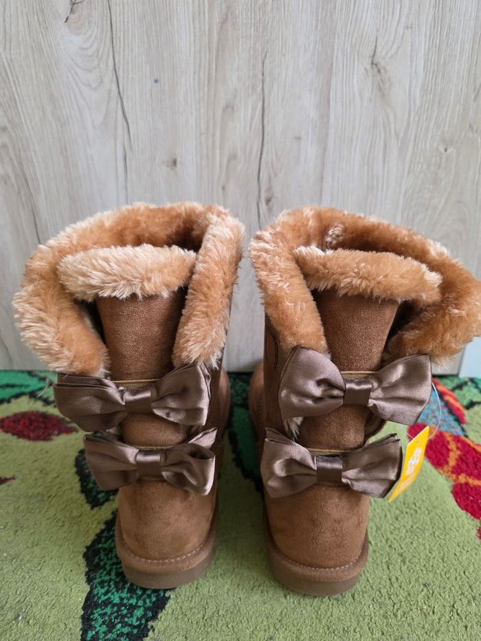 BOTTES FOURRÉ BIEN CHAUDE TOUT DOUX À L'INTÉRIEUR NEUF TAILLE 40 MARQUE PHILOV - photo numéro 2
