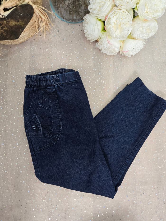 Jeans court ceinture élastique taille 4