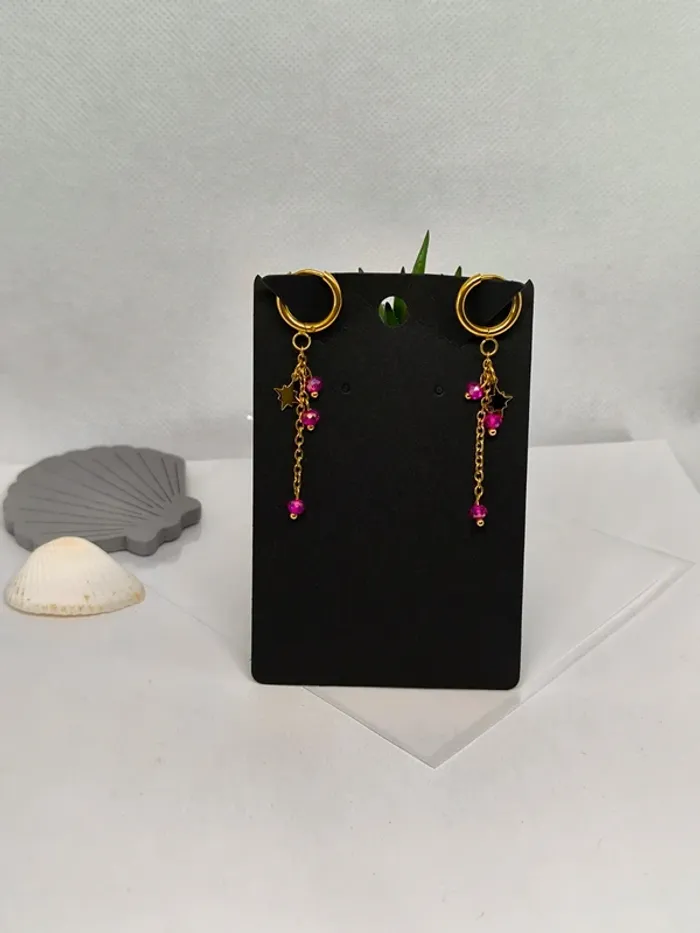 Boucles d'oreilles dorées étoile polaire et perles fushia - photo numéro 6