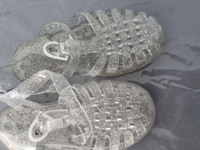NEUVES 🏷🤩😍🩷Sandales  MEDUSES !!!!  pointure31💜💜💜