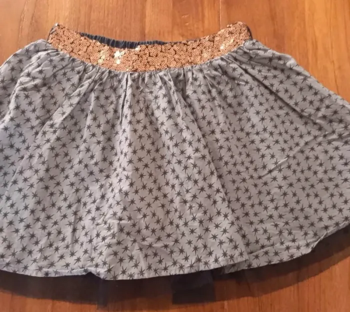 Jupe fille 10 ans – motif étoiles & ceinture paillettée