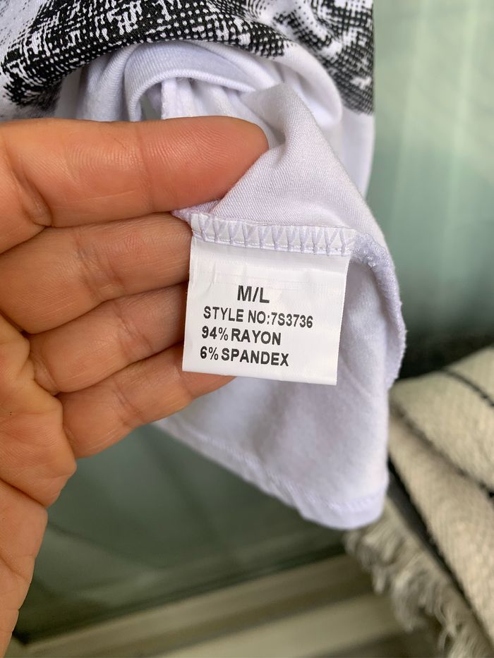 Joli tee-shirt fille (neuf) - photo numéro 2