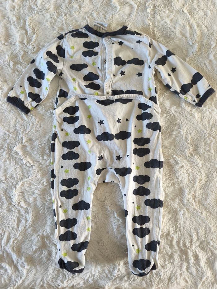 Pyjama blanc nuages et étoiles Kiabi taille 9 mois - photo numéro 4