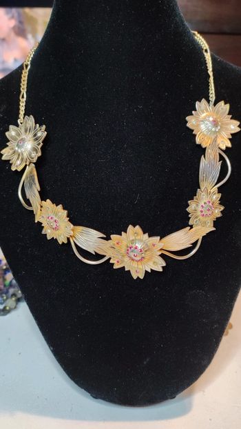 Collier métal fleurs
