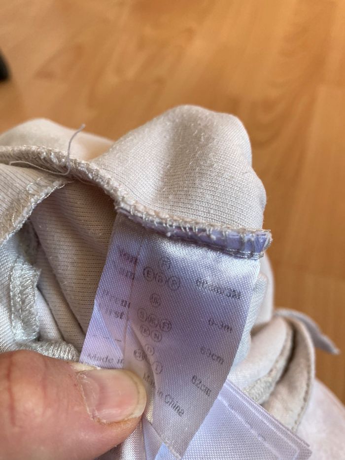 Beau pyjama en velours 1 pièce/grenouillère grise Vertbaudet T. 3 mois/60 cm fille TBE - photo numéro 11