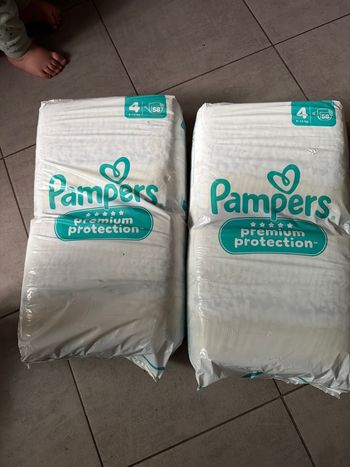 Couches Pampers 