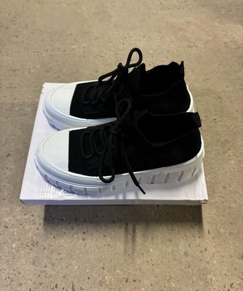 Baskets neuves Taille 39 