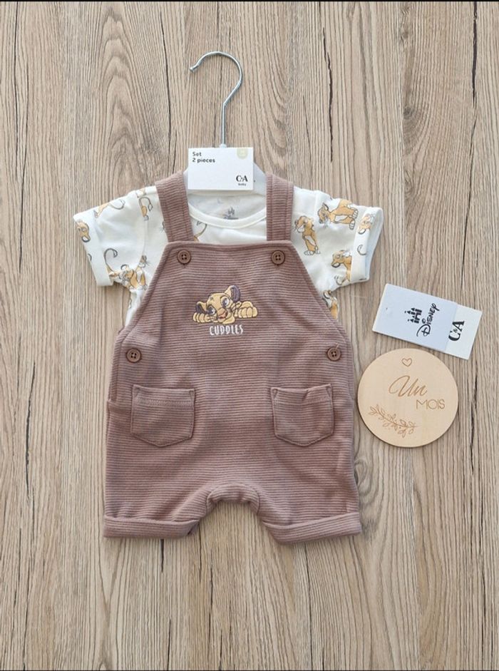 Ensemble bébé 1mois le roi lion Simba