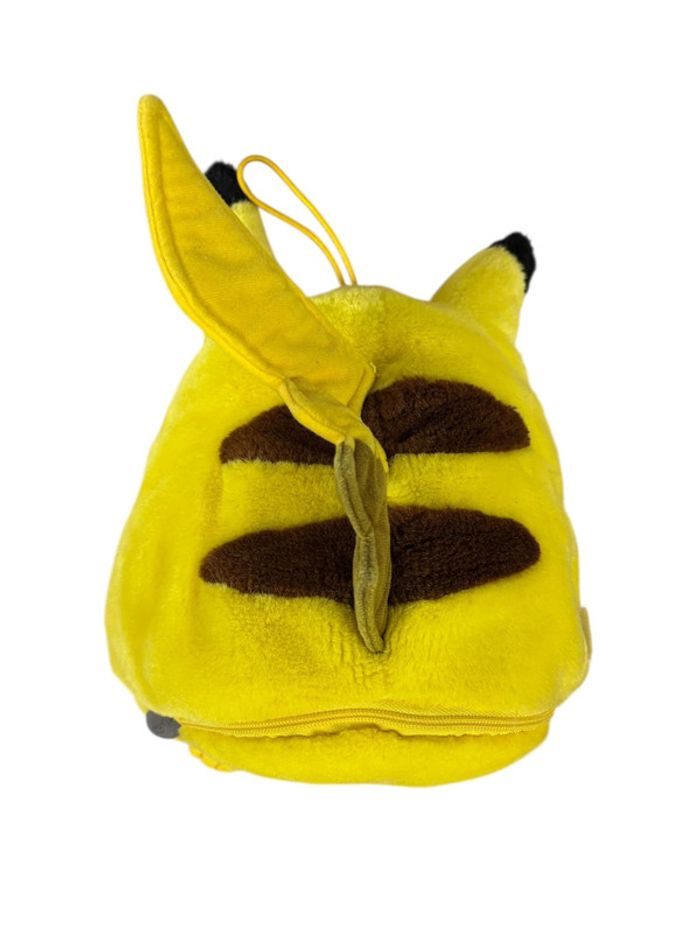 Peluche Pokémon Pikachu range pyjama 30 x 20 cm - photo numéro 3