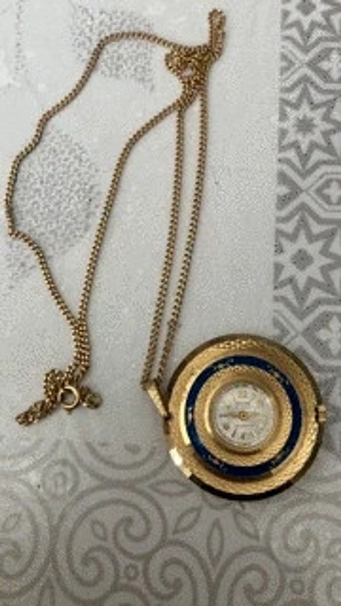 Montre pendentif