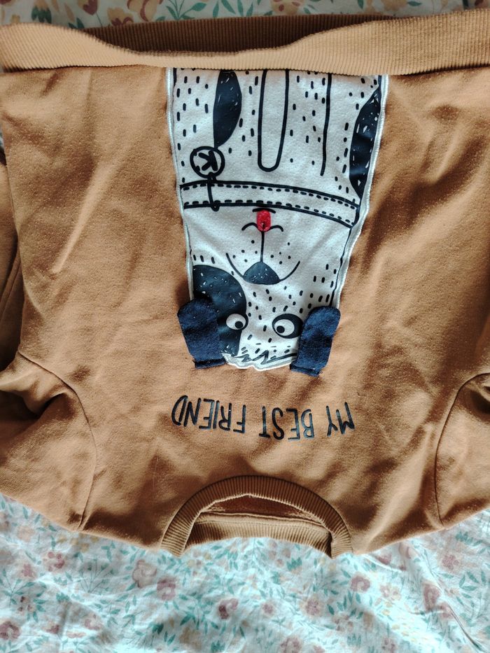 Pull marron avec chien en relief taille 3 ans - photo numéro 2