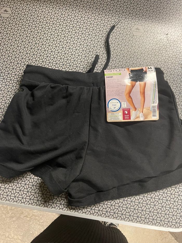 Short neuf - photo numéro 2