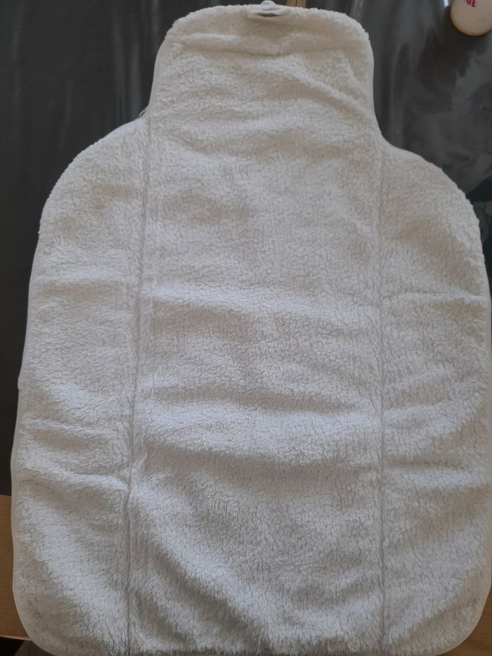 Joli tapis à langer de voyage