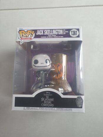 Pop deluxe jack skellington with halloween door