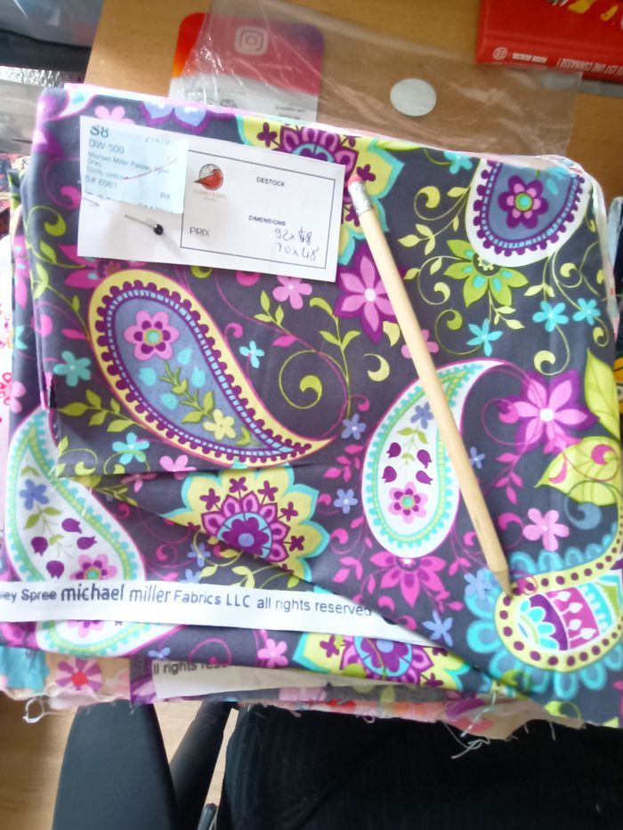 Lot Michael Miller Fabrics – paisley coloré – 92x48 + 70x48 – import US