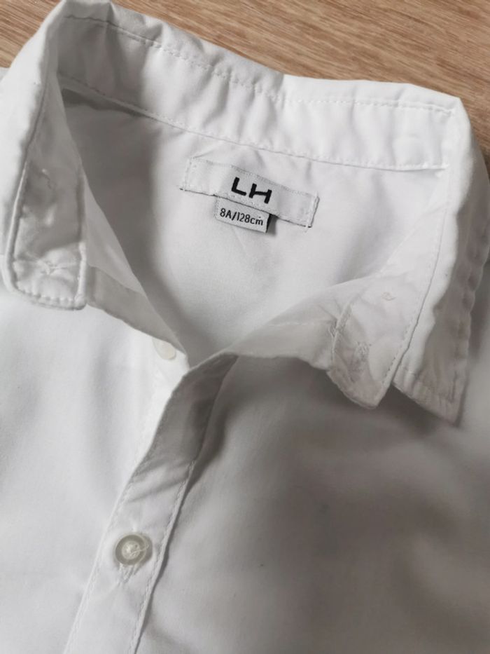 Chemises blanche et rouge à manches longues LH 8 ans - photo numéro 3