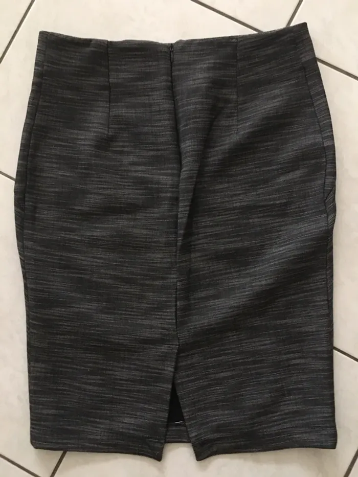 Jupe fourreau/crayon grise et noire - photo numéro 4
