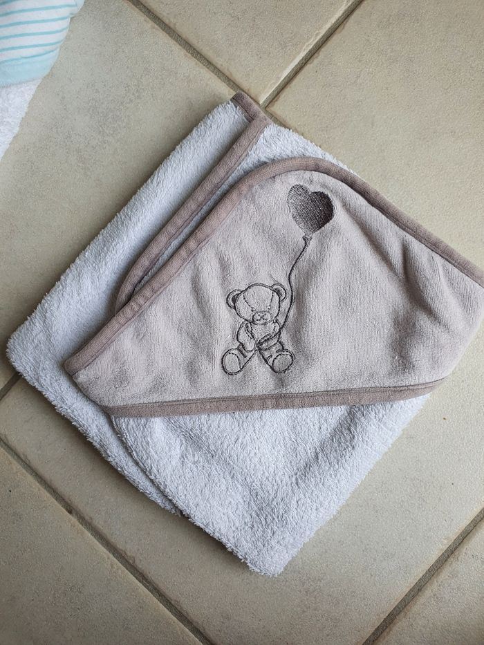 Lot de capes de bain bébé + gant de toilette - photo numéro 4