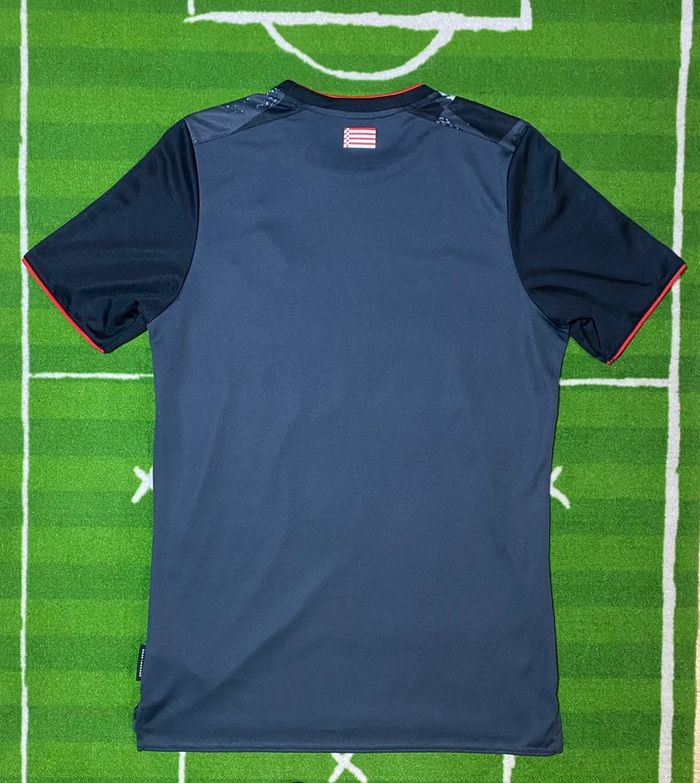 Maillot foot Werder Breme 🇩🇪 third 2020/21 - photo numéro 9