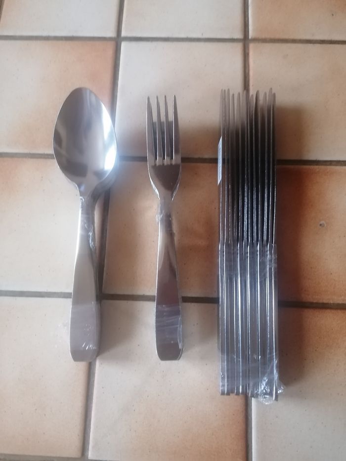 Lot couvert de table