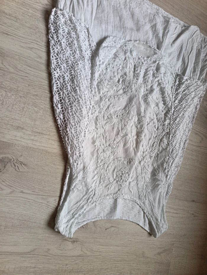 Haut débardeur blanc dentelle taille unique avec mesure parfait état - photo numéro 4