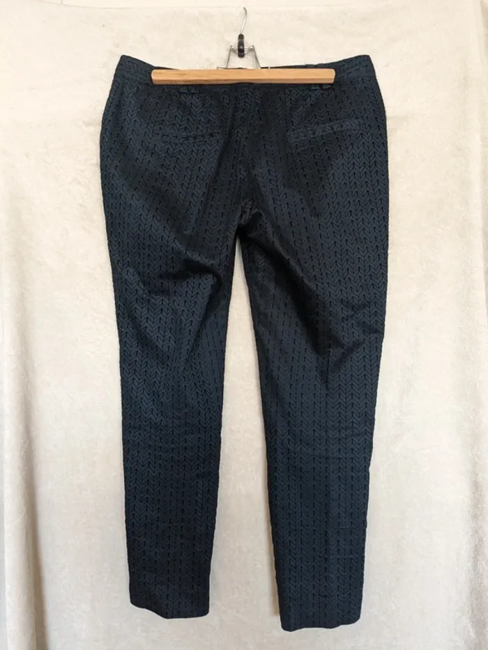 Pantalon Kiabi - marine motif géométrique - photo numéro 3