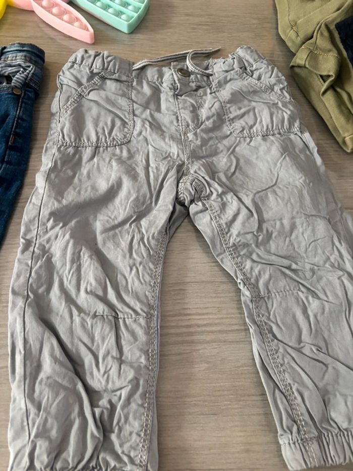 Lot jean short 18 mois - photo numéro 5