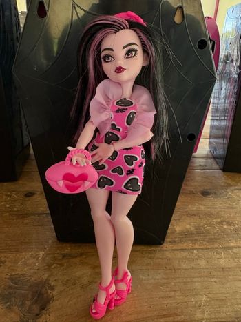 À vendre poupée monster high draculora 