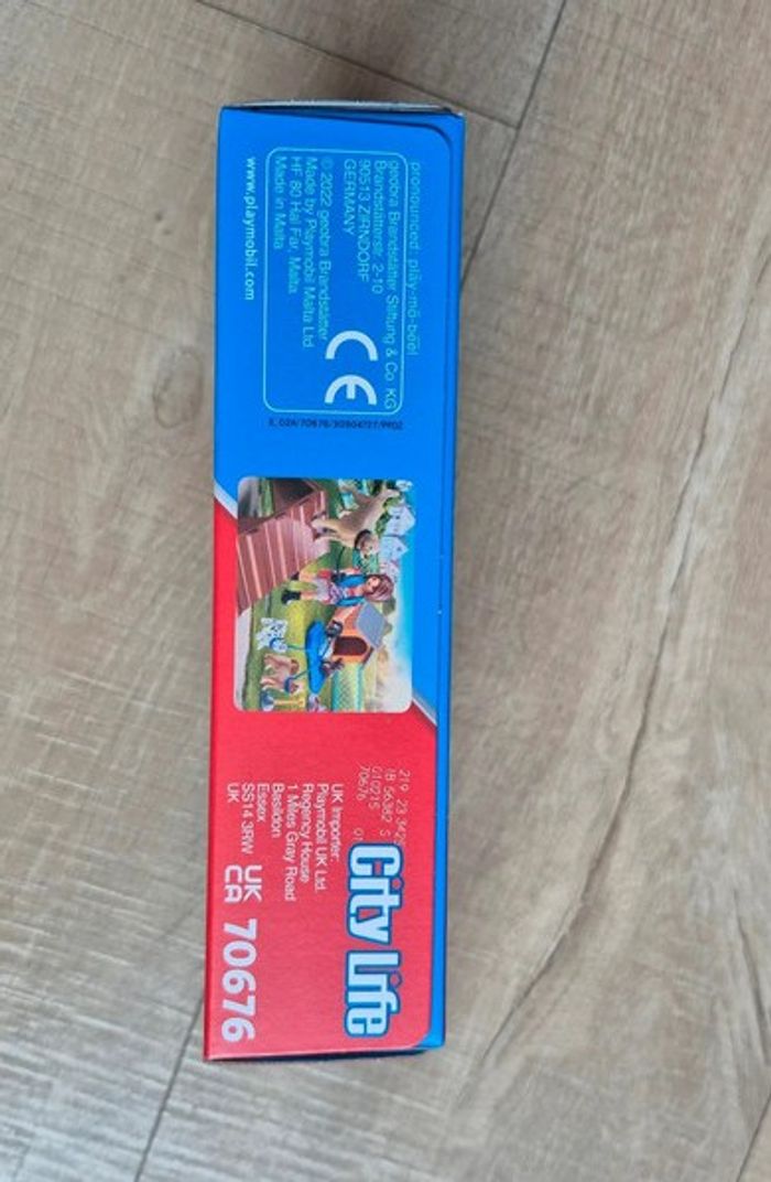 70676 - Playmobil City Life - Set cadeau Educatrice et chiens Neuf scellé - photo numéro 3