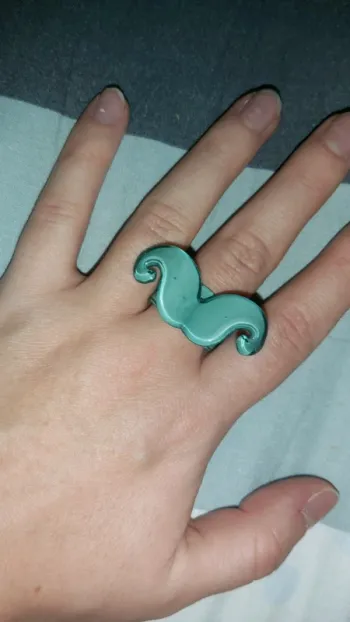 Bague moustache