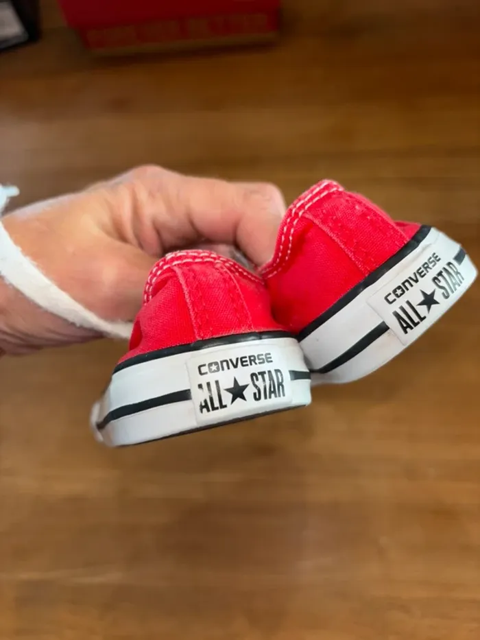 Converse rouge, taille 21 - photo numéro 4