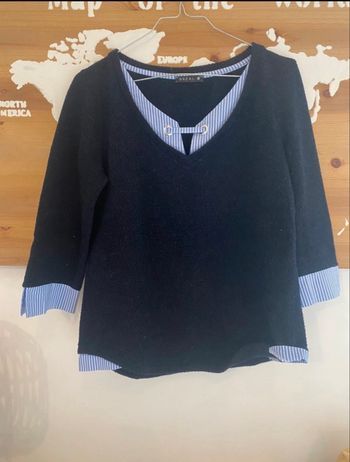 Joli haut marine style pull avec détails effet chemise 