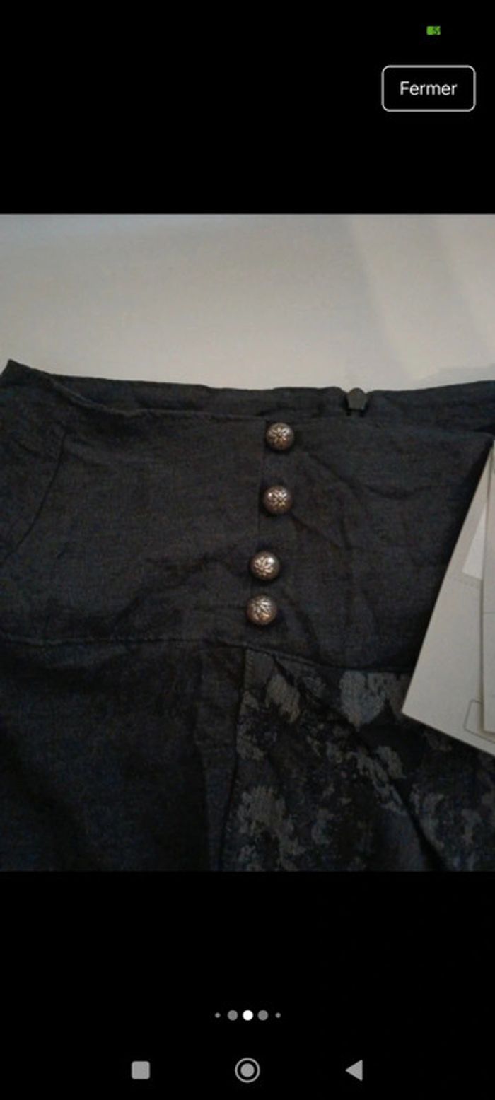 Jupe femme légère Le petit Baigneur taille 40 fendu devant neuve - photo numéro 5