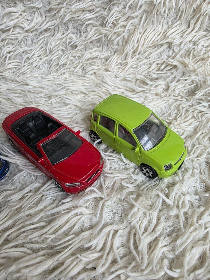 Petite voiture Bburago lot de 3 voitures - photo numéro 3