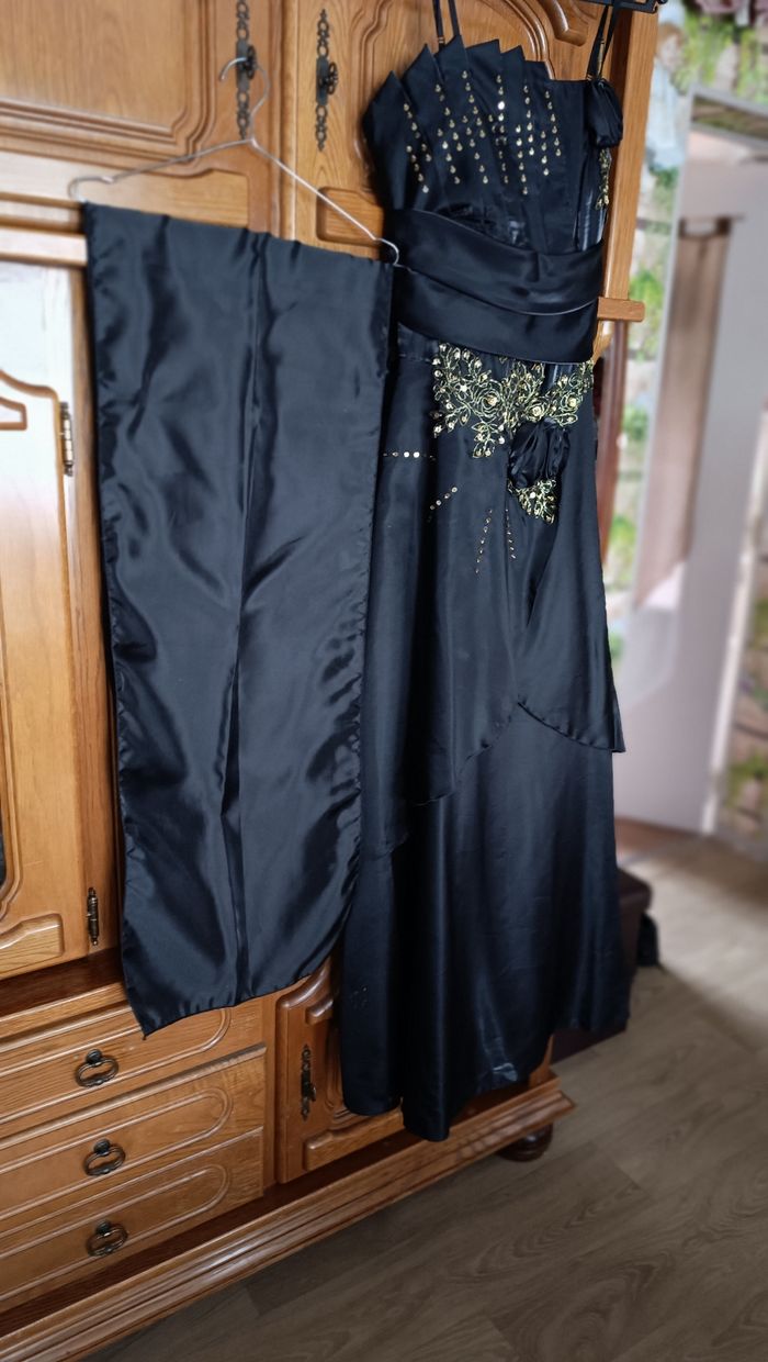 Jolie robe de soirée - photo numéro 4