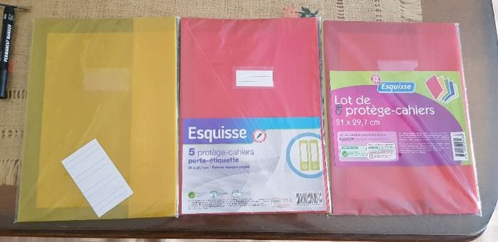 18 protège cahiers avec rabats en 21x29.7 cm