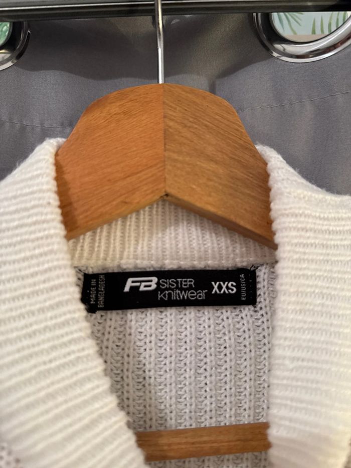 Pull blanc FB - photo numéro 2
