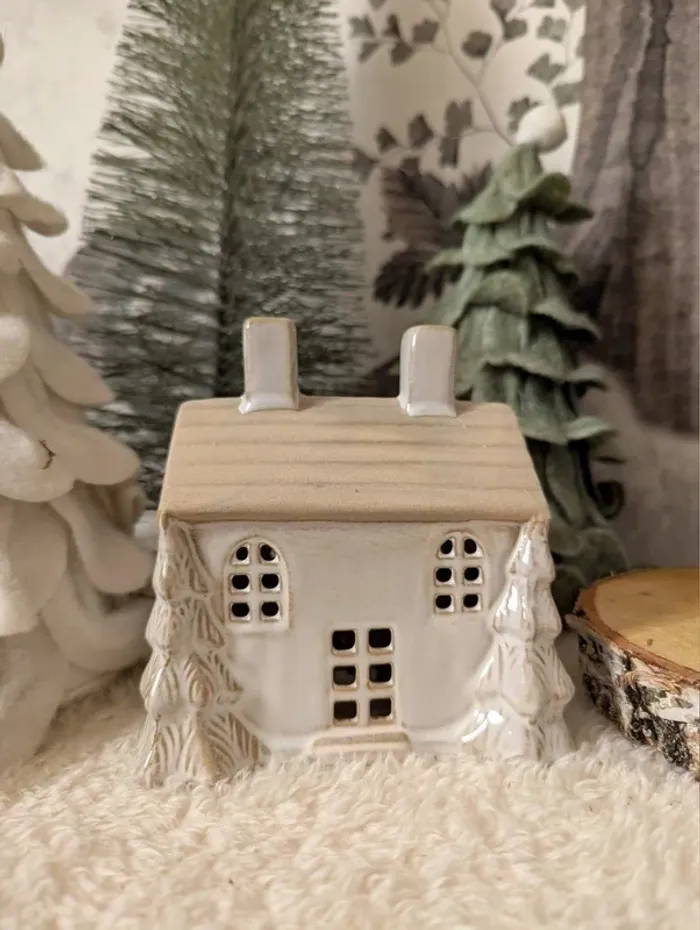 Petite maisonnette lumineuse en céramique, éclairage led – NEUVE - photo numéro 3