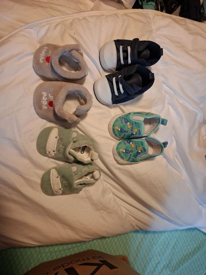 Lot chaussures bebe