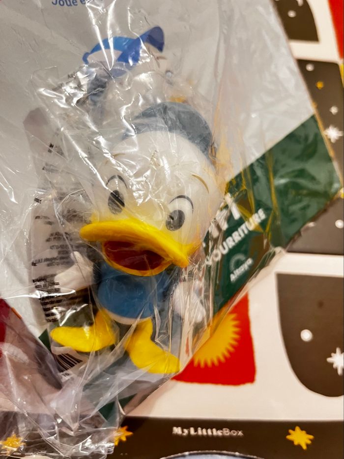 Livre Disney m’es premières amis, inclus la figurine