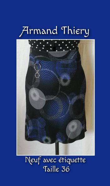 Jupe courte motifs géométriques bleu gris noir taille 36 Armand Thiery