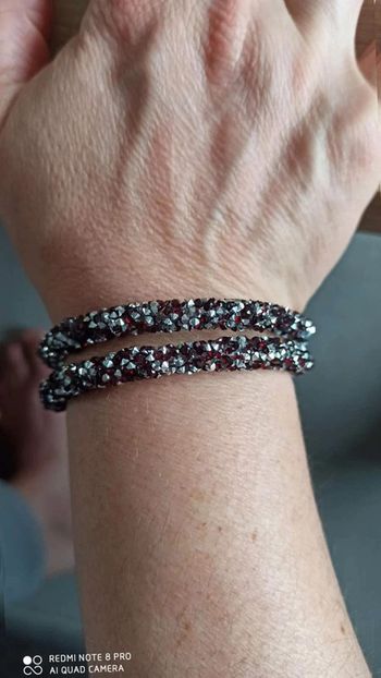 Bracelet  argenté  rouge  noir