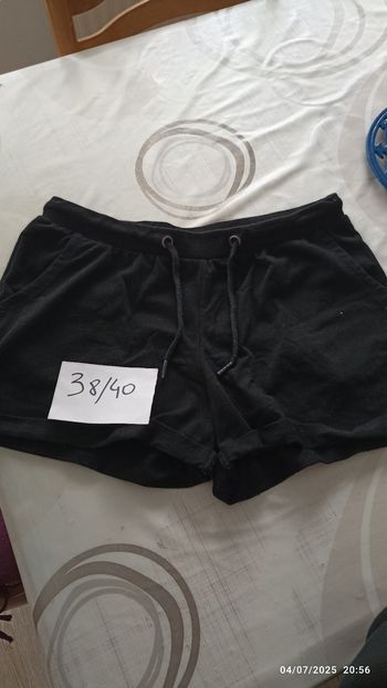 Short fille noir 38/40 Esmara